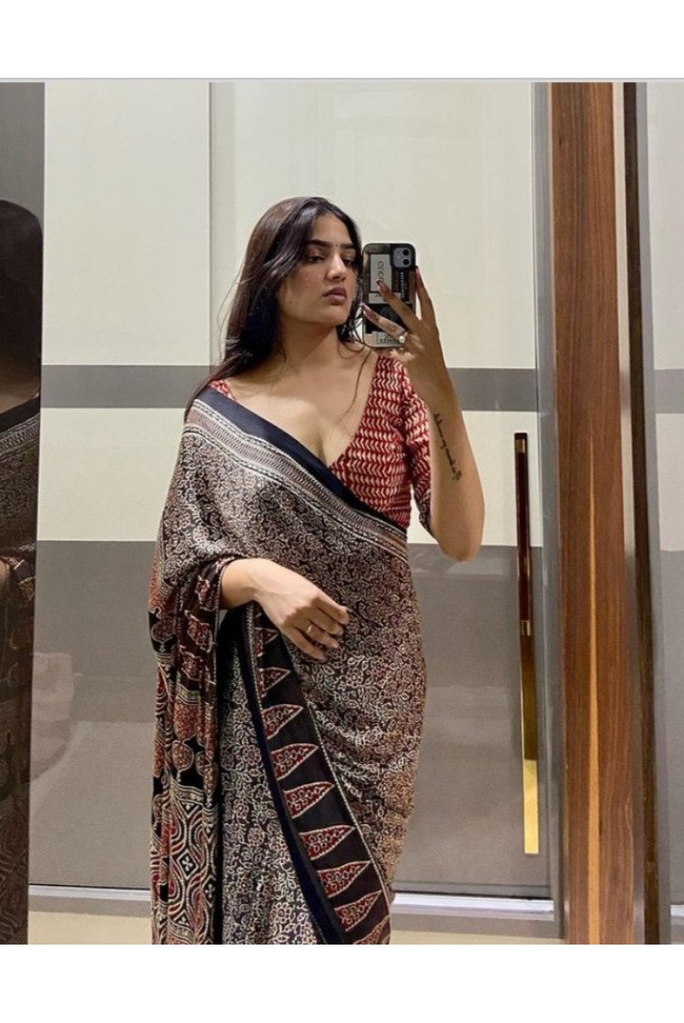 Call Girls 7023286917 Real Meet Independent Indian Escort Genuine Service