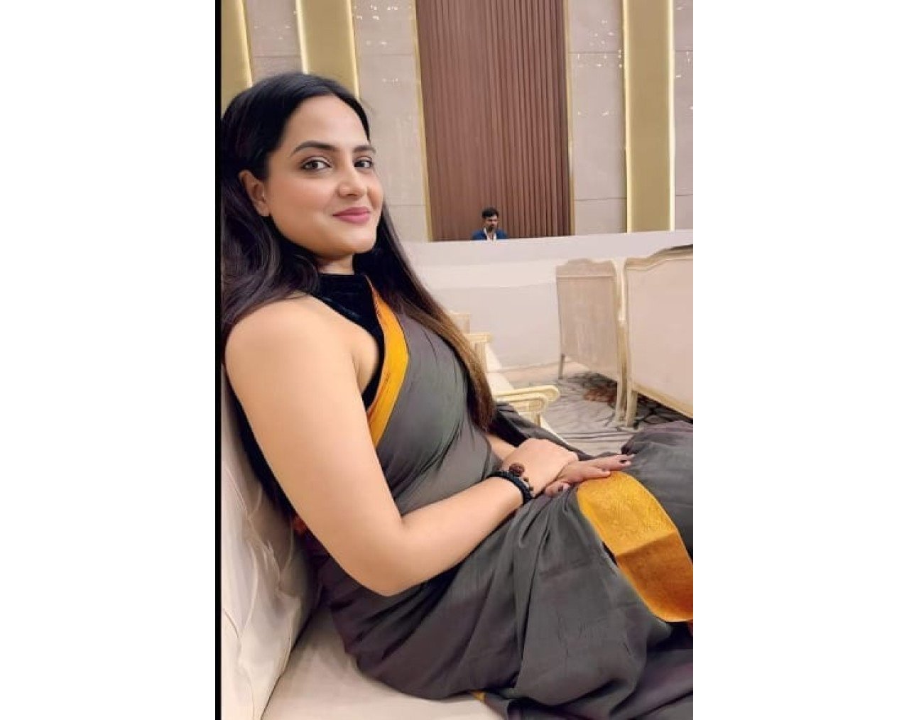 VIP genuine service providers college girl housewife 