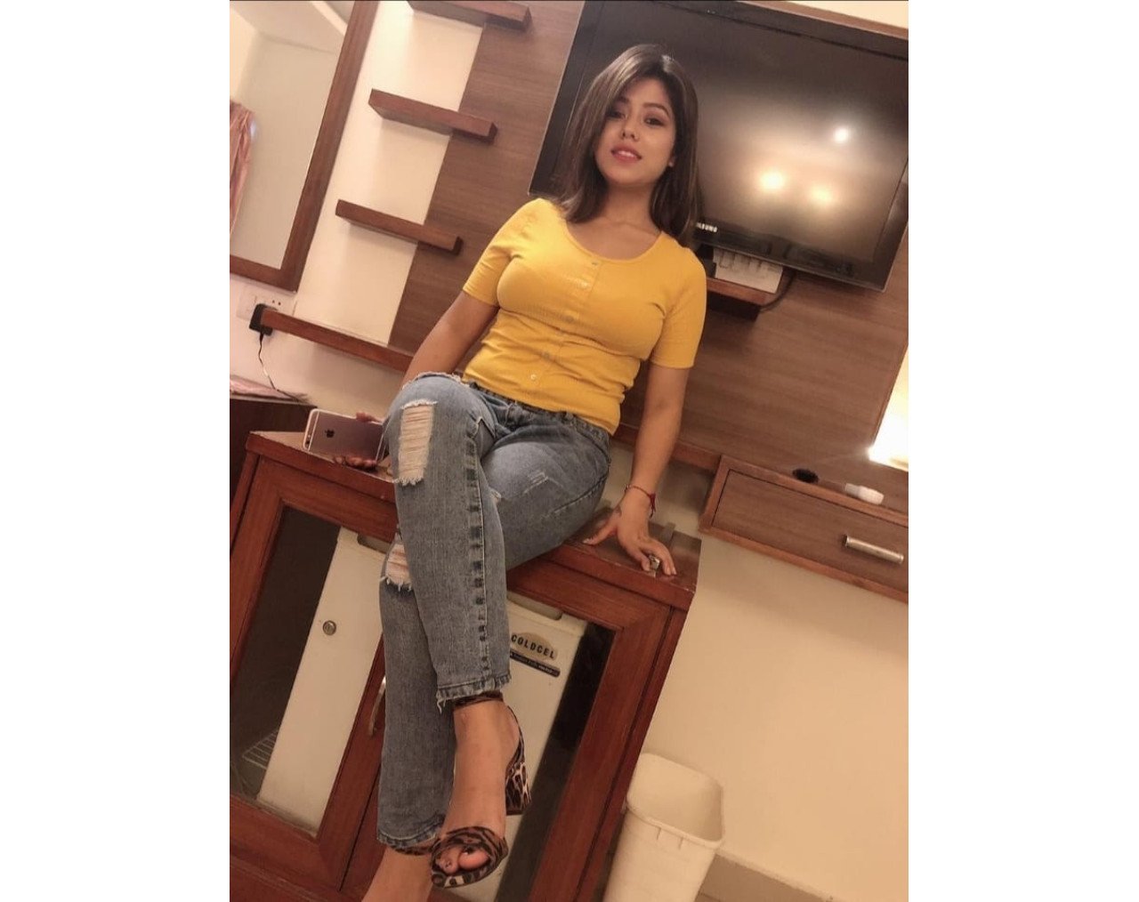 HOT FIGAR VIP DOORSTEP MODEL GIRL AUNTY CALL ME