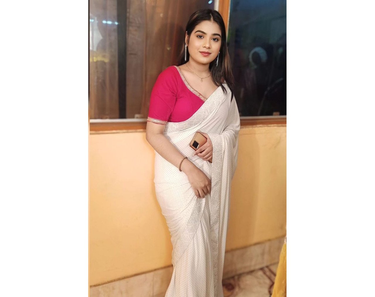 VALSAD Kavya vip independent genuine sexy VIP call girls are provided safe and secure service .