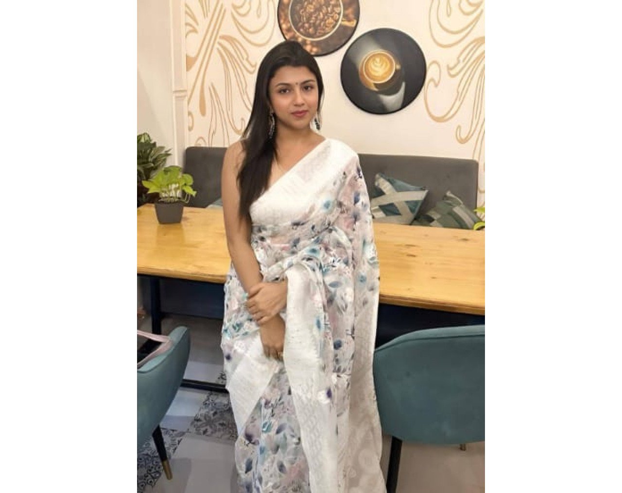 Salem beautiful college girls available