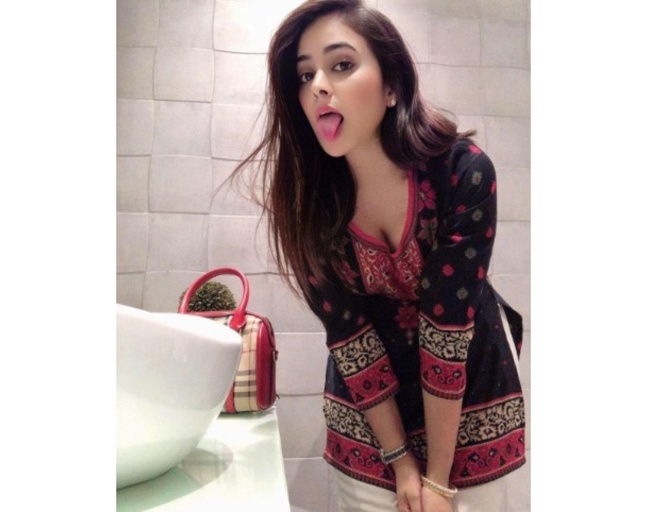 Vapi  Low price 100%genuine sexy VIP call girls are provided