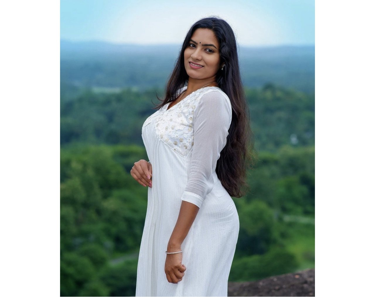 Hi my self Madhuri Inapakolla Lanja(Hyderabad) provide full service in your city Hi ????