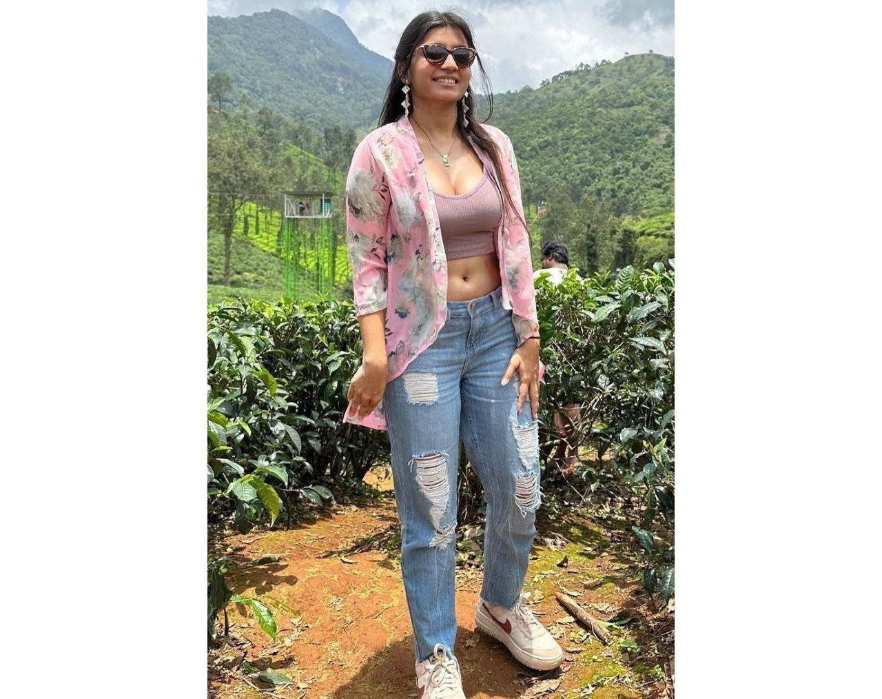 Hyderabad Anusha Gupta Lanja best call girl service low price with hotel and home service available