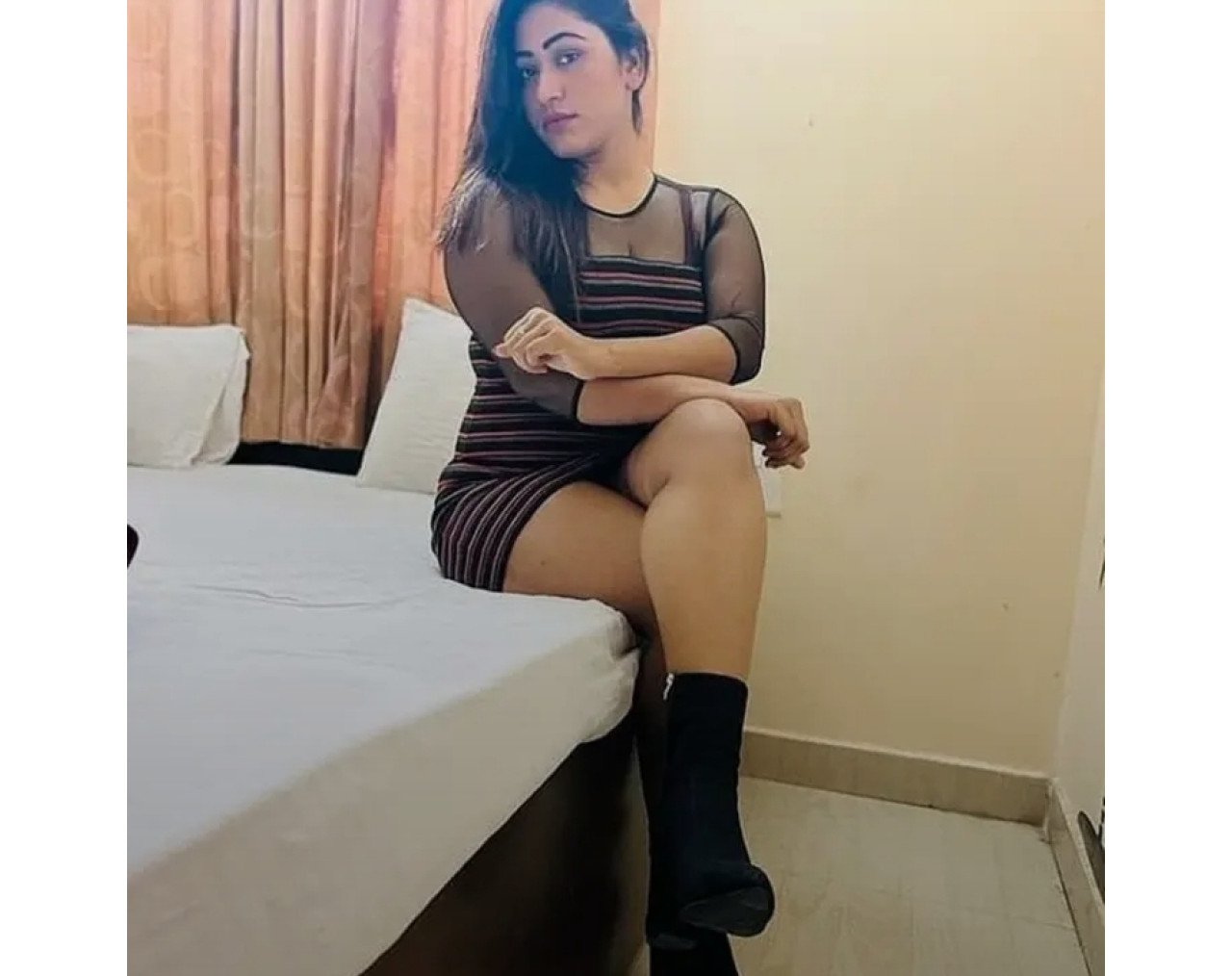 We have genuine photo and number and service